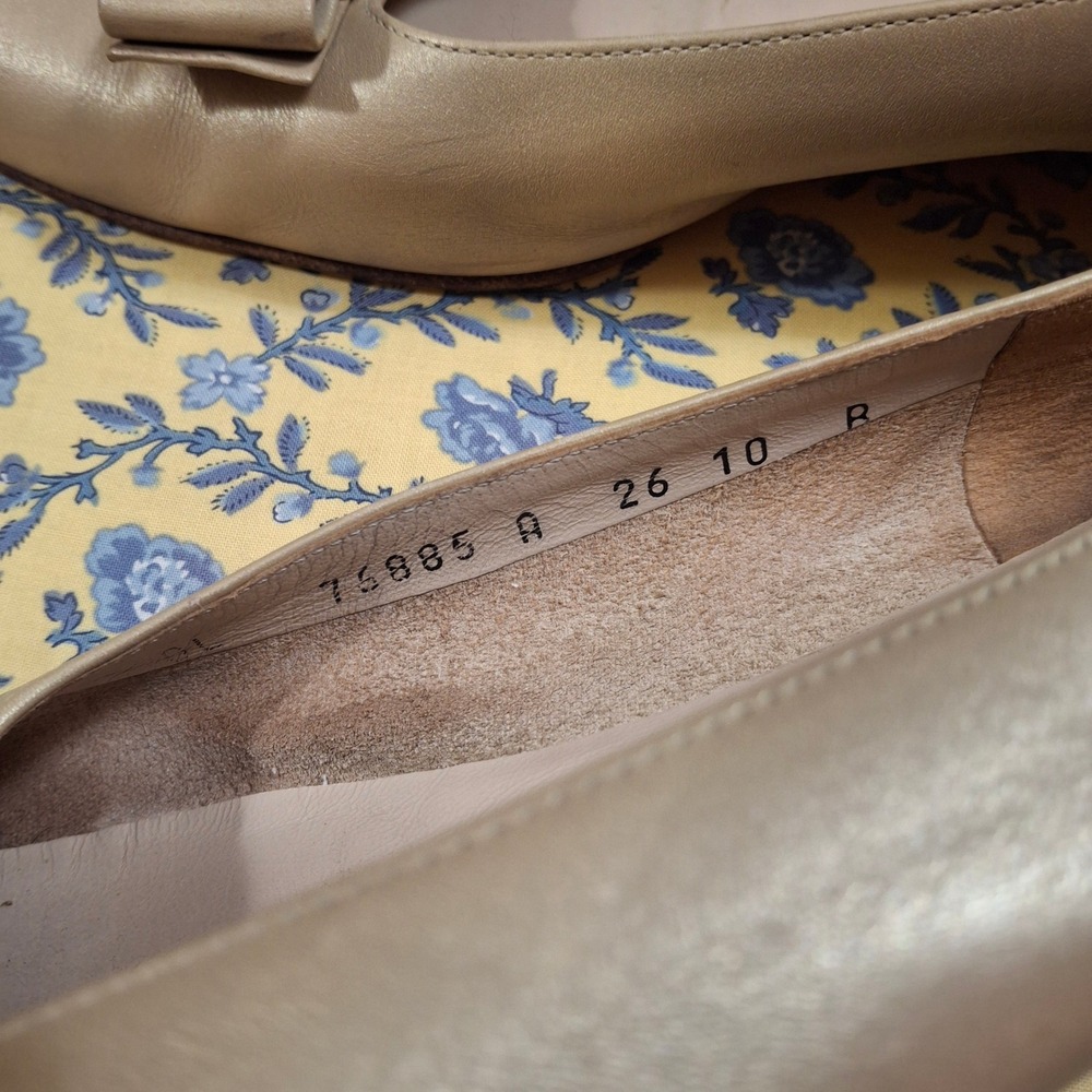 Salvatore Ferragamo Vtg Vara Bow Pumps Champagne Metallic Leather Block Heel 10B - Picture 7 of 9
